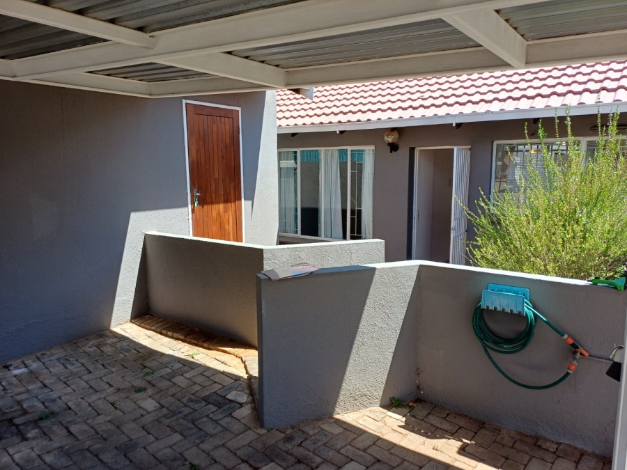 3 Bedroom Property for Sale in Langenhovenpark Free State